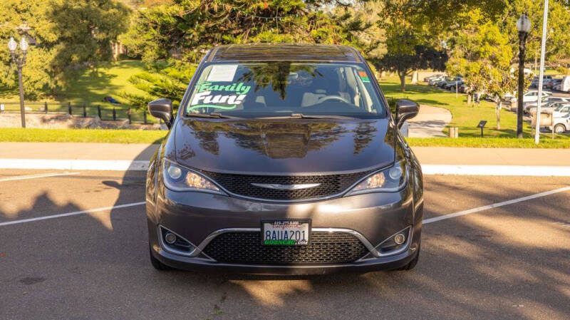 2017 Chrysler Pacifica Touring-L
