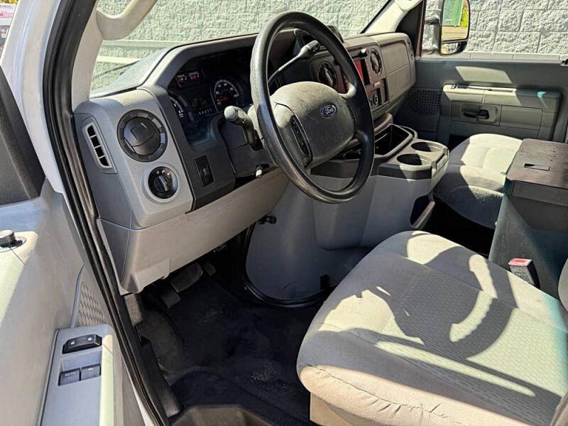 2013 Ford E-Series E-250