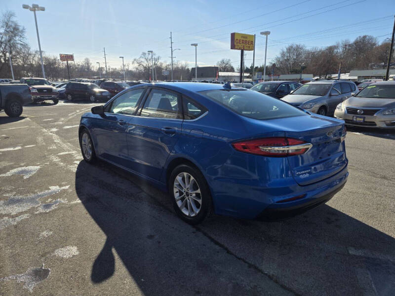 2020 Ford Fusion SE
