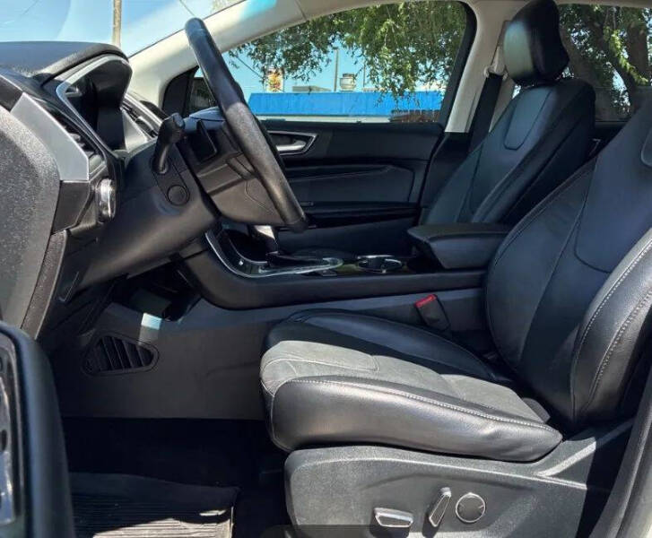 2017 Ford Edge Titanium