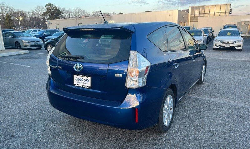 2012 Toyota Prius v Two