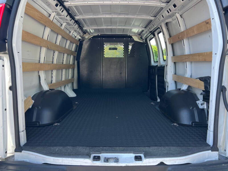 2024 Chevrolet Express 2500