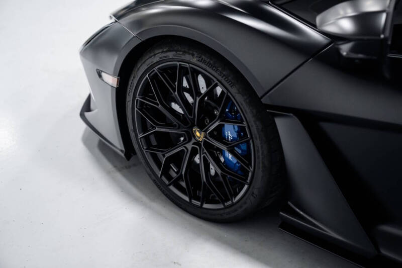 2025 Lamborghini Revuelto