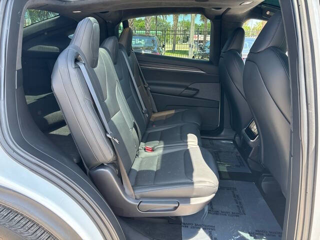 2022 Tesla Model X 21
