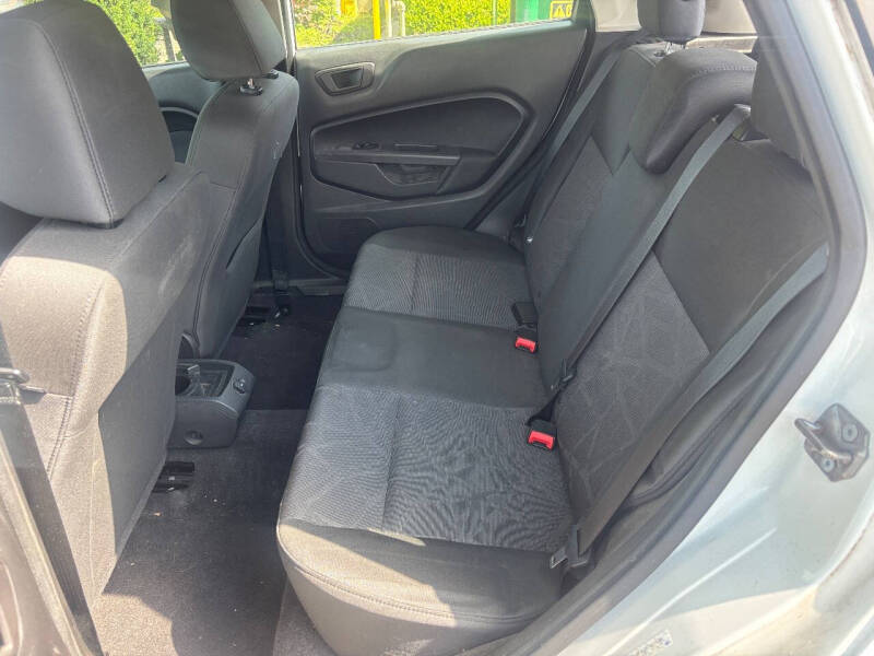 2013 Ford Fiesta SE