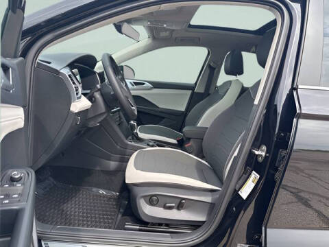 2025 Volkswagen Taos SE 4Motion