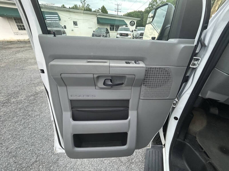 2012 Ford E-Series E-350 SD XLT