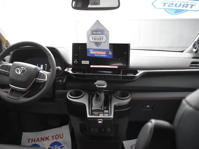 2025 Toyota Sienna XSE 7-Passenger