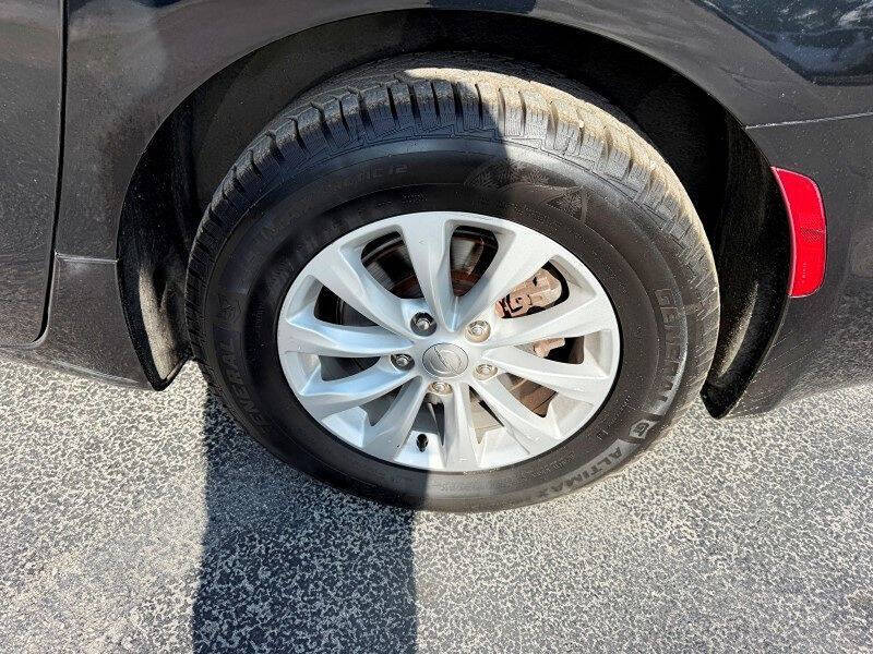 2017 Chrysler Pacifica Touring-L