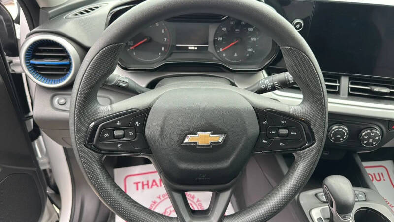 2025 Chevrolet Trax LS