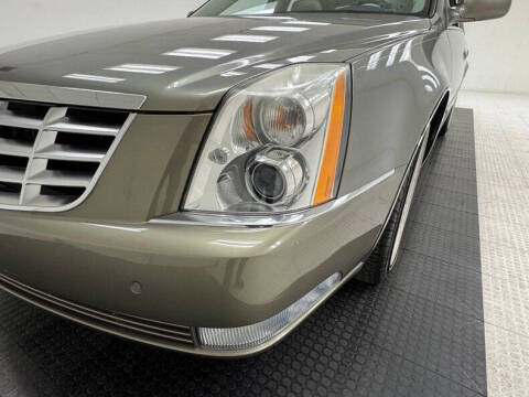 2010 Cadillac DTS Luxury Collection