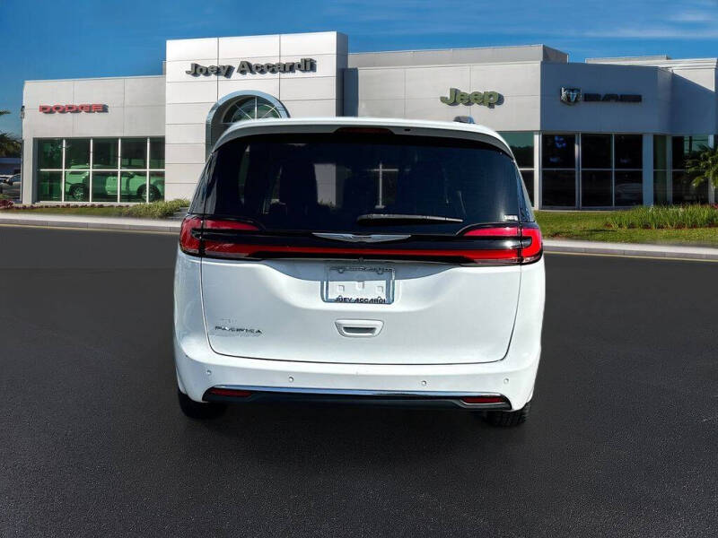 2021 Chrysler Pacifica Touring L