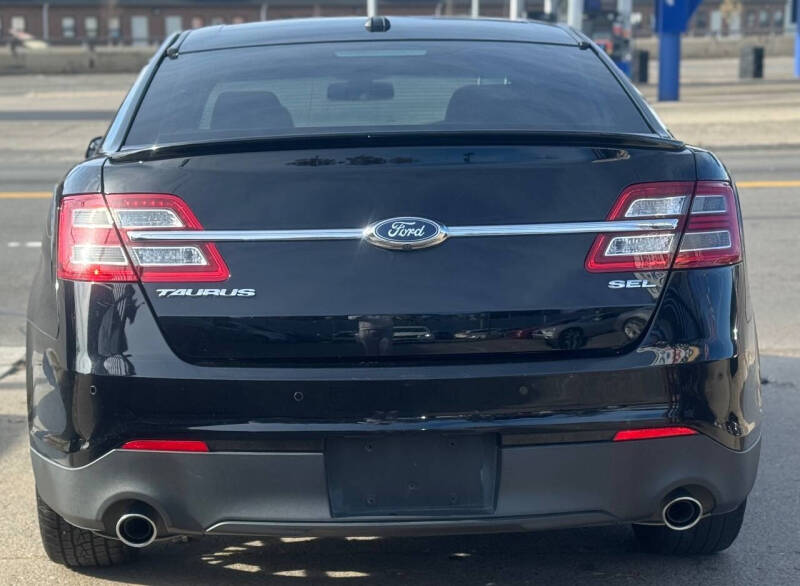 2018 Ford Taurus SEL
