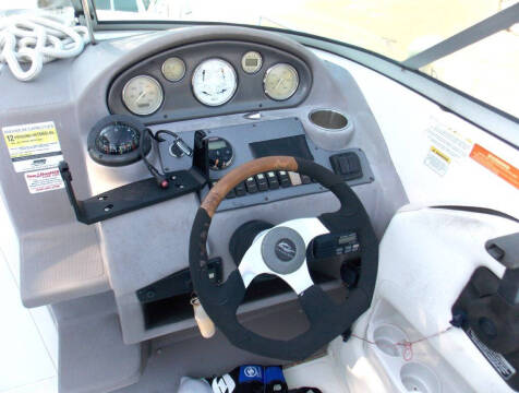 2006 Rinker 232 CAPTIVA