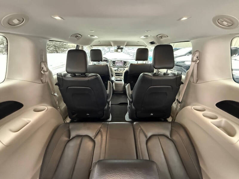 2022 Chrysler Pacifica Hybrid Touring L