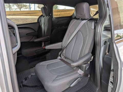 2024 Chrysler Pacifica Touring