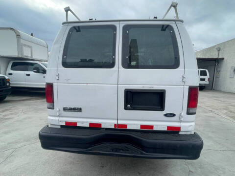 2010 Ford E-Series E-250