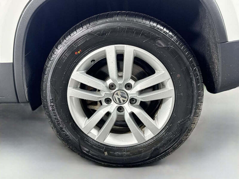 2017 Volkswagen Tiguan 2.0T Limited S 4Motion