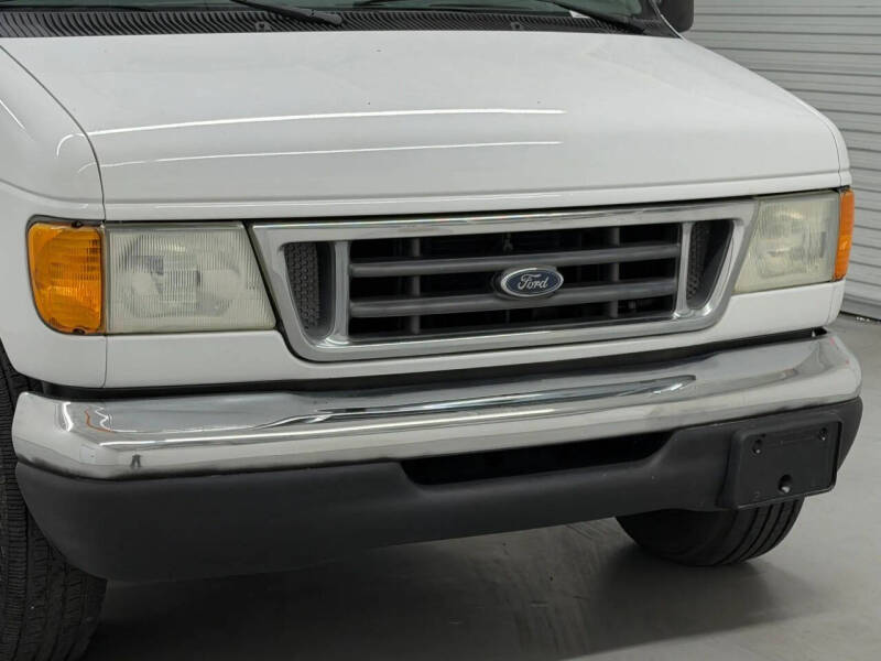 2003 Ford E-Series E-350 SD XL
