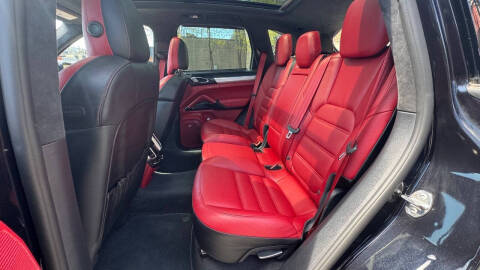 2016 Porsche Cayenne GTS