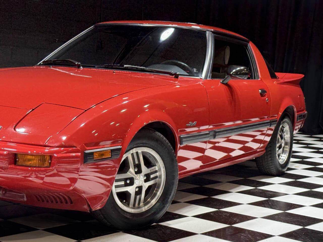 1985 Mazda RX-7 30