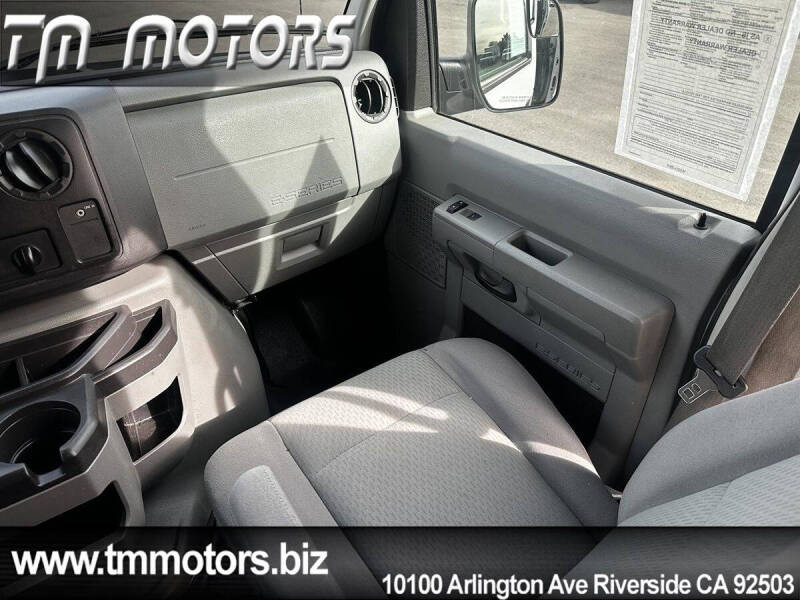 2011 Ford E-Series E-350 SD XLT