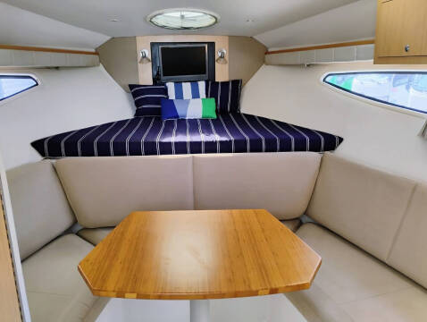 2012 Four Winns V305