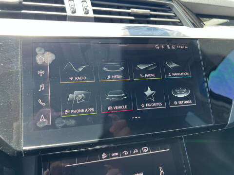 2021 Audi e-tron quattro Premium