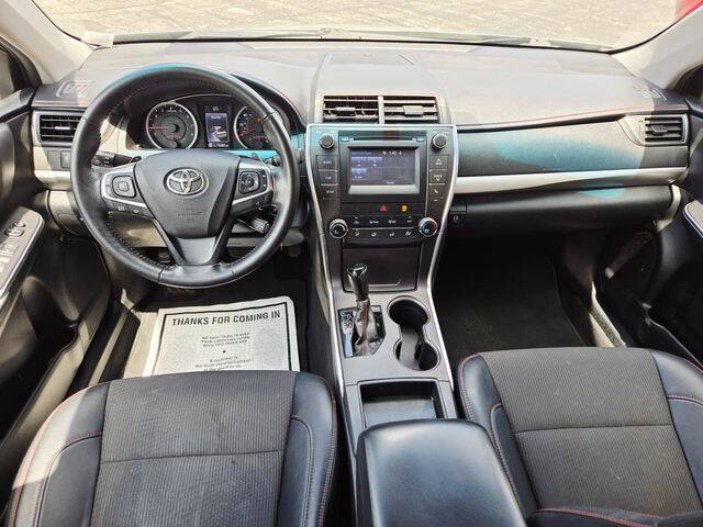 2017 Toyota Camry SE