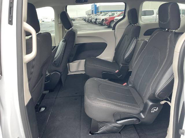 2024 Chrysler Voyager LX