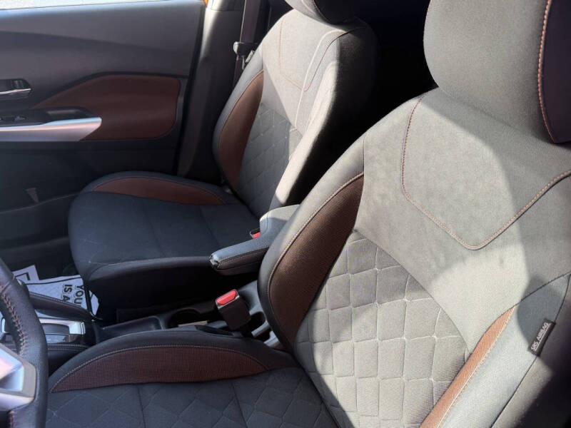 2020 Nissan Kicks SR