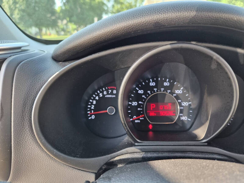 2016 Kia Soul +