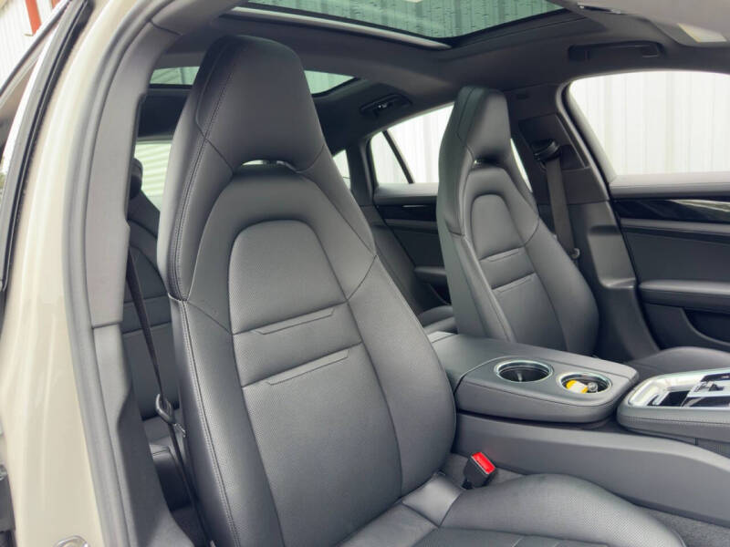 2022 Porsche Panamera 4S E-Hybrid