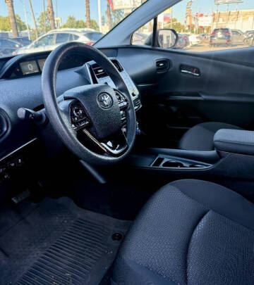 2022 Toyota Prius LE
