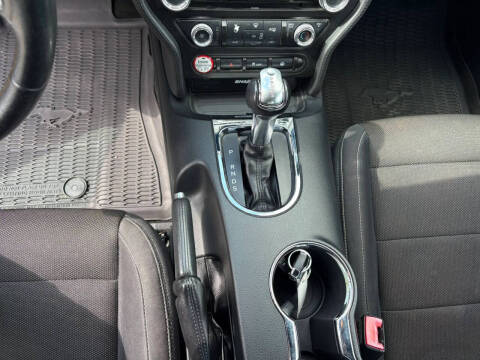 2016 Ford Mustang V6