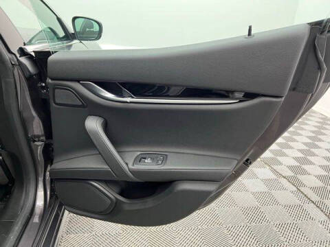 2022 Maserati Ghibli Modena Q4