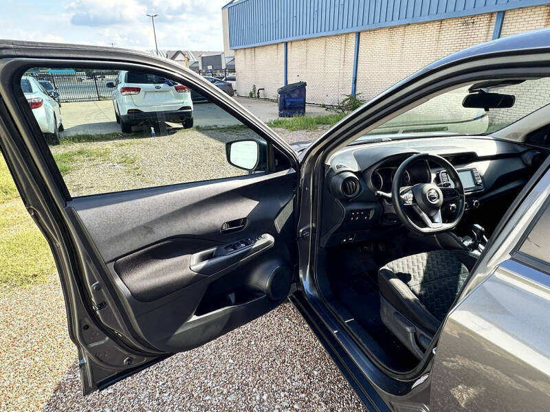 2021 Nissan Kicks S