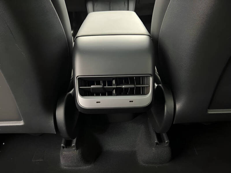 2025 Tesla Model Y Performance