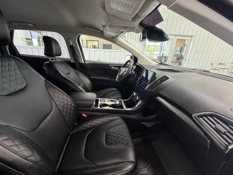2023 Ford Edge Titanium