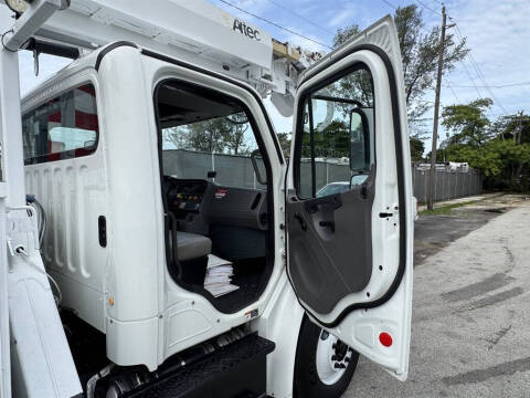 2015 Freightliner M2 106