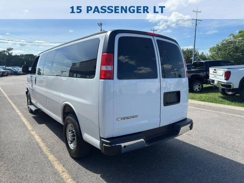 2025 Chevrolet Express LT 3500