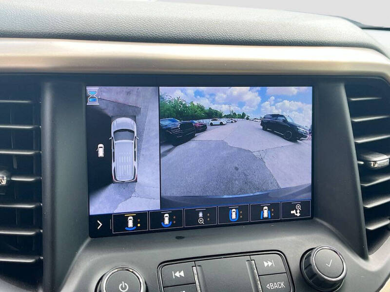 2022 GMC Acadia Denali