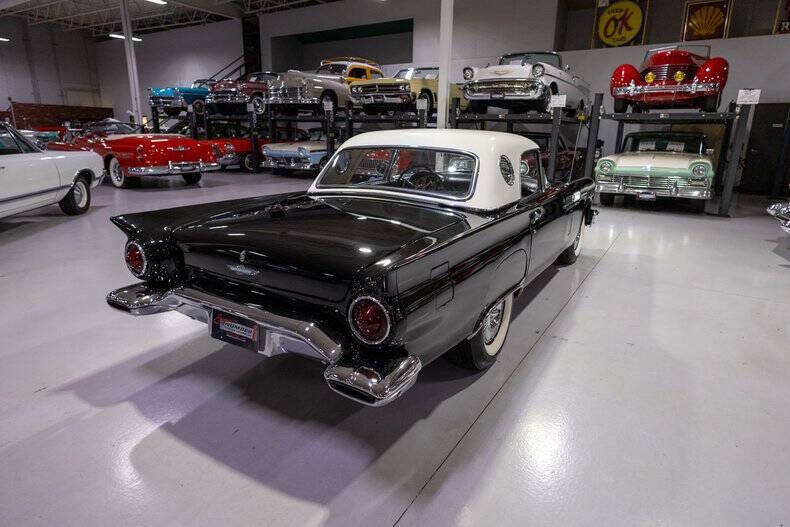 1957 Ford Thunderbird
