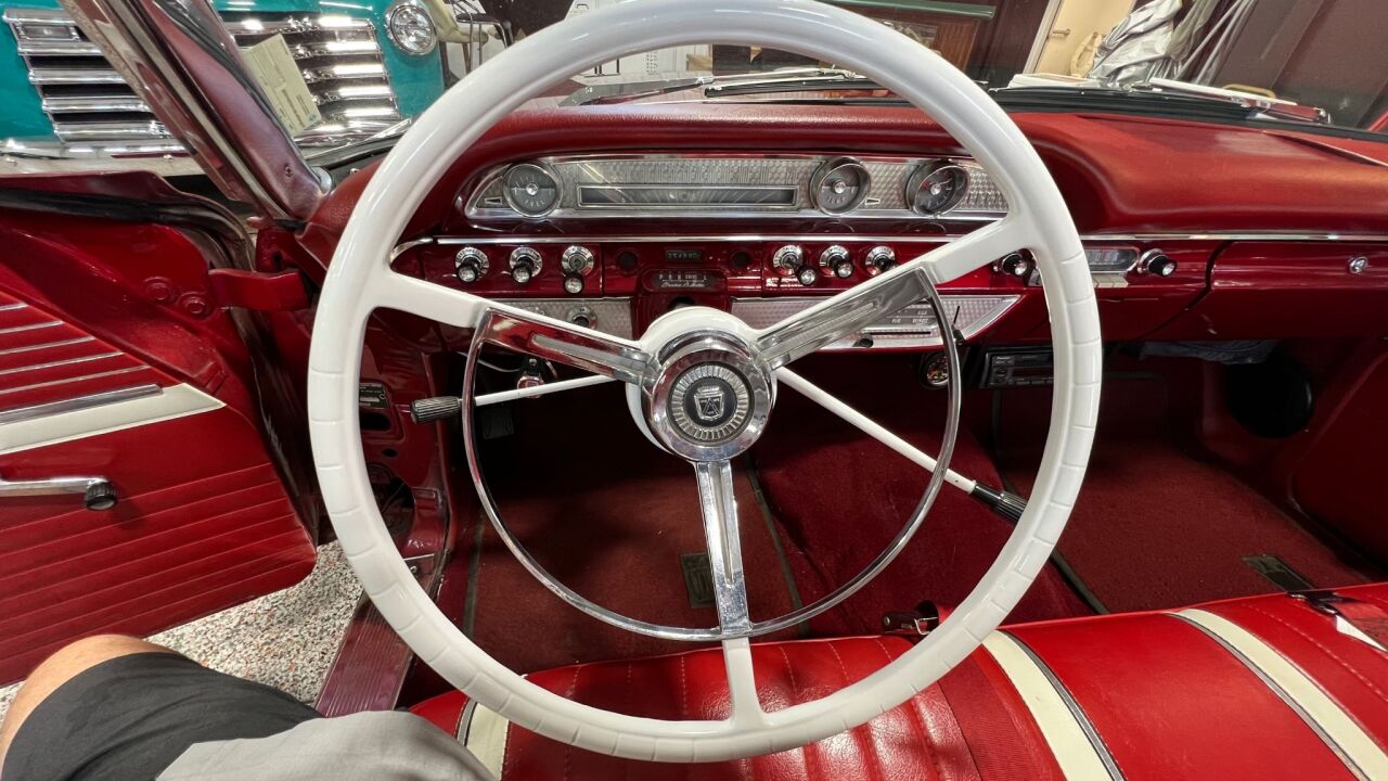 1962 Ford Sunliner 20