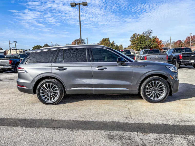 2022 Lincoln Aviator Standard