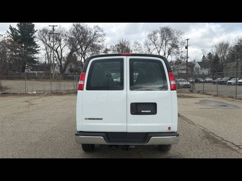 2026 Chevrolet Express 2500