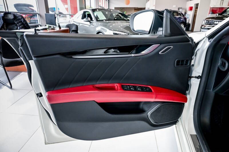 2022 Maserati Ghibli Modena