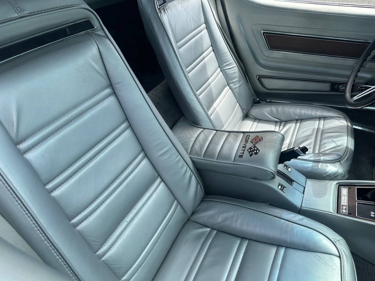 1975 Chevrolet Corvette 17