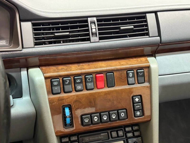 1995 Mercedes-Benz E-Class E 320