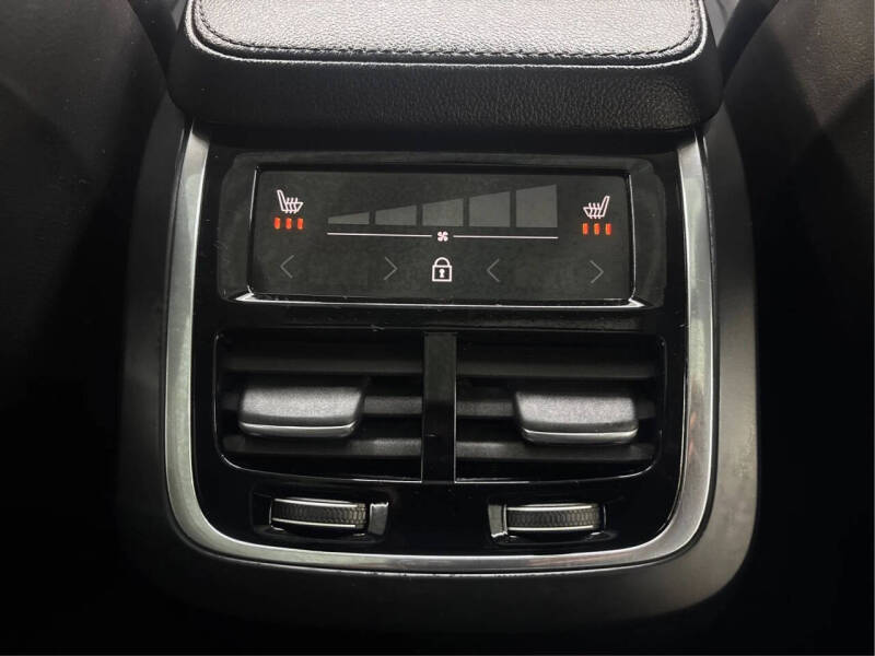 2021 Volvo XC90 T5 Momentum